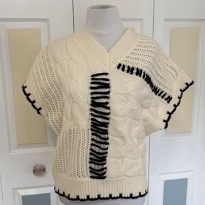 NWT LE LIS COLLECTION Cream Cable Knit Black Trim V Neck Short Sleeve Sweater S
